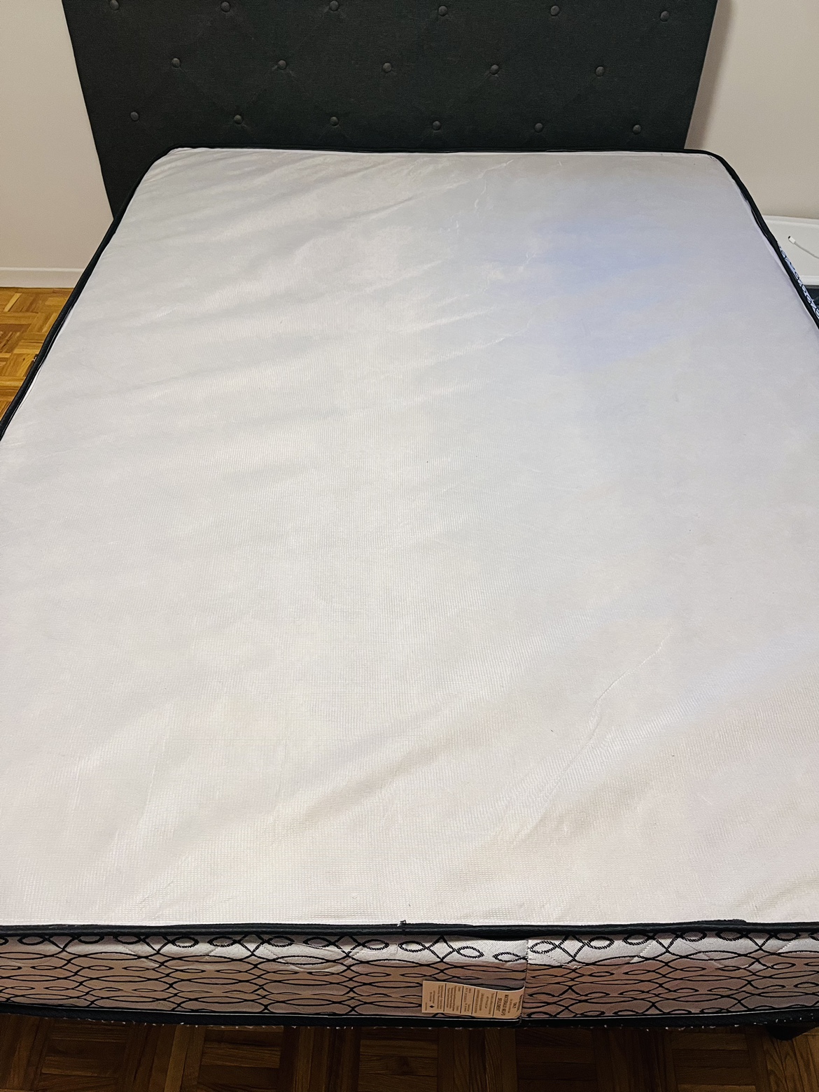Queen size mattress - photo 4