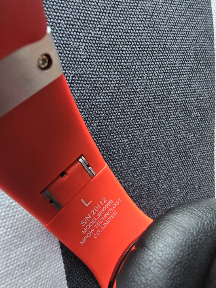 Mpow BH059A Bluetooth Over Ear Headphones - Black/Red image indicator(3)