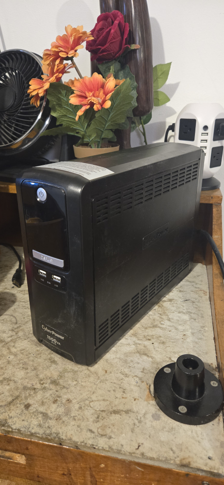 backup / portable power station - photo 3