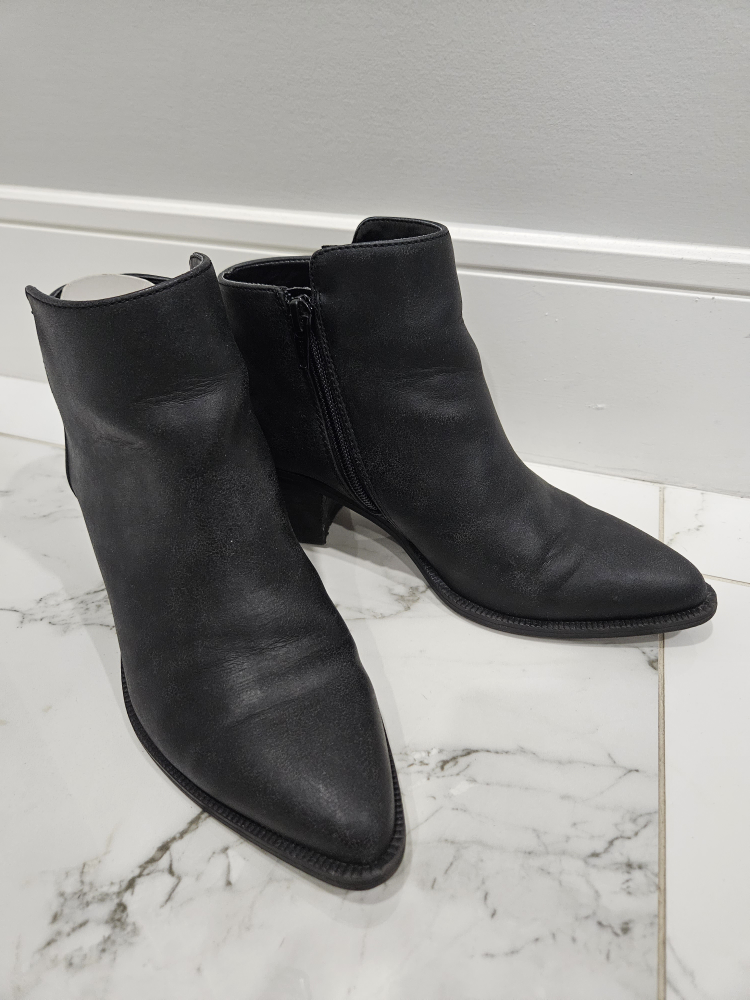American Eagle Ankle booties