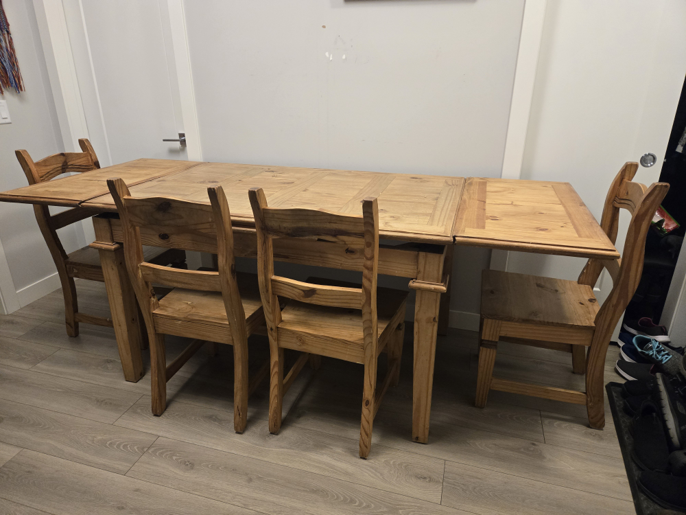 Price Drop Solid Wood Extendable Table and Four Chairs - photo 2