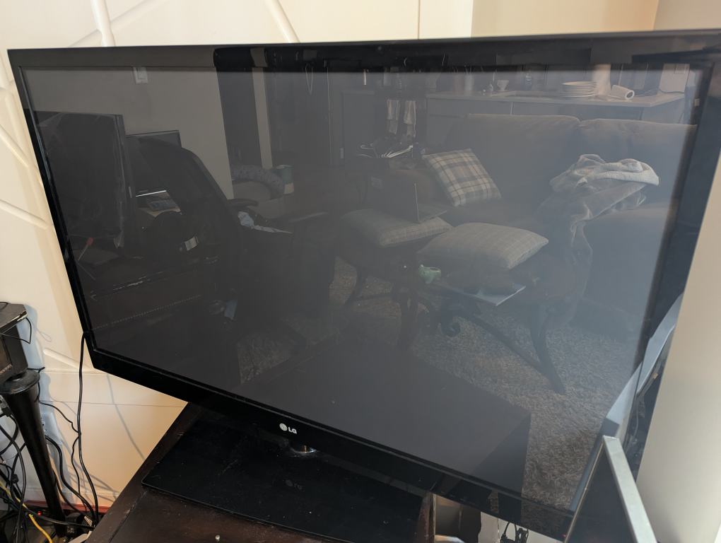 LG TV - moving sale
