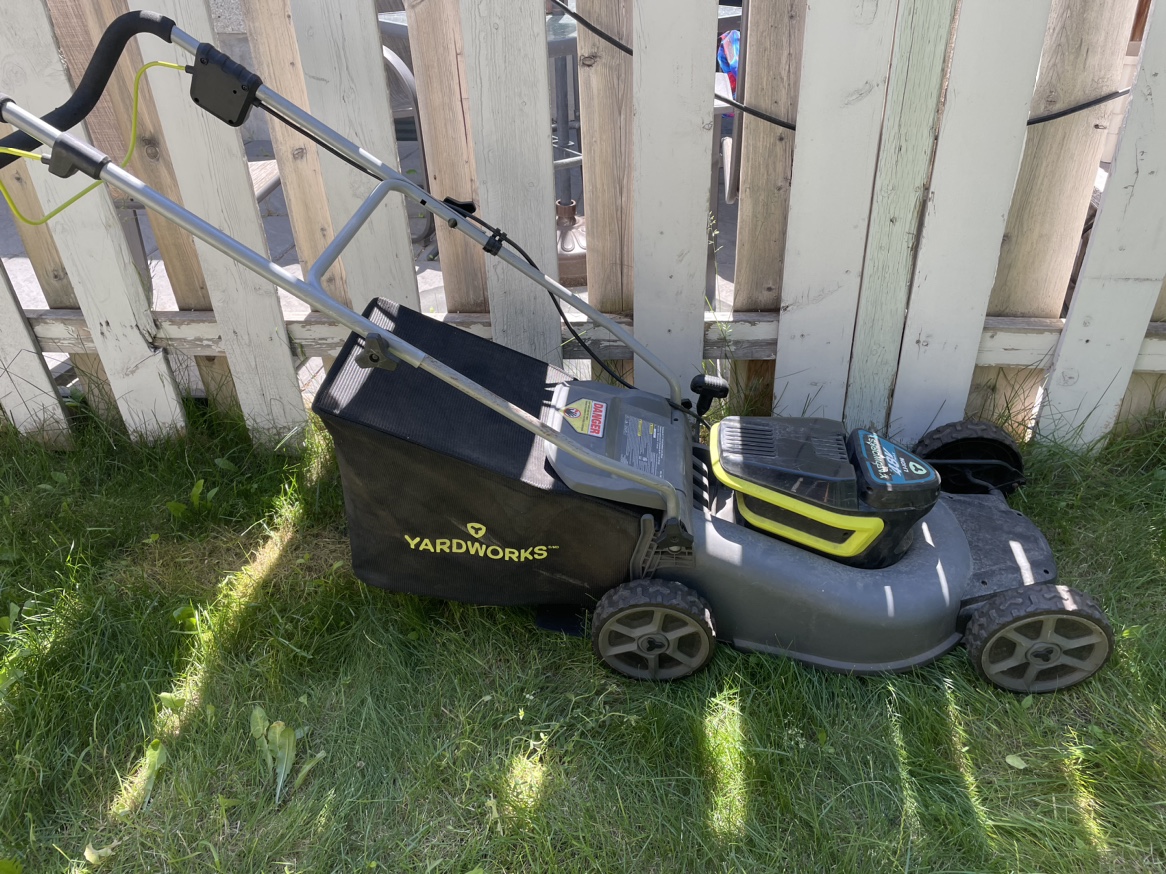 Yardworks Electric Lawnmower