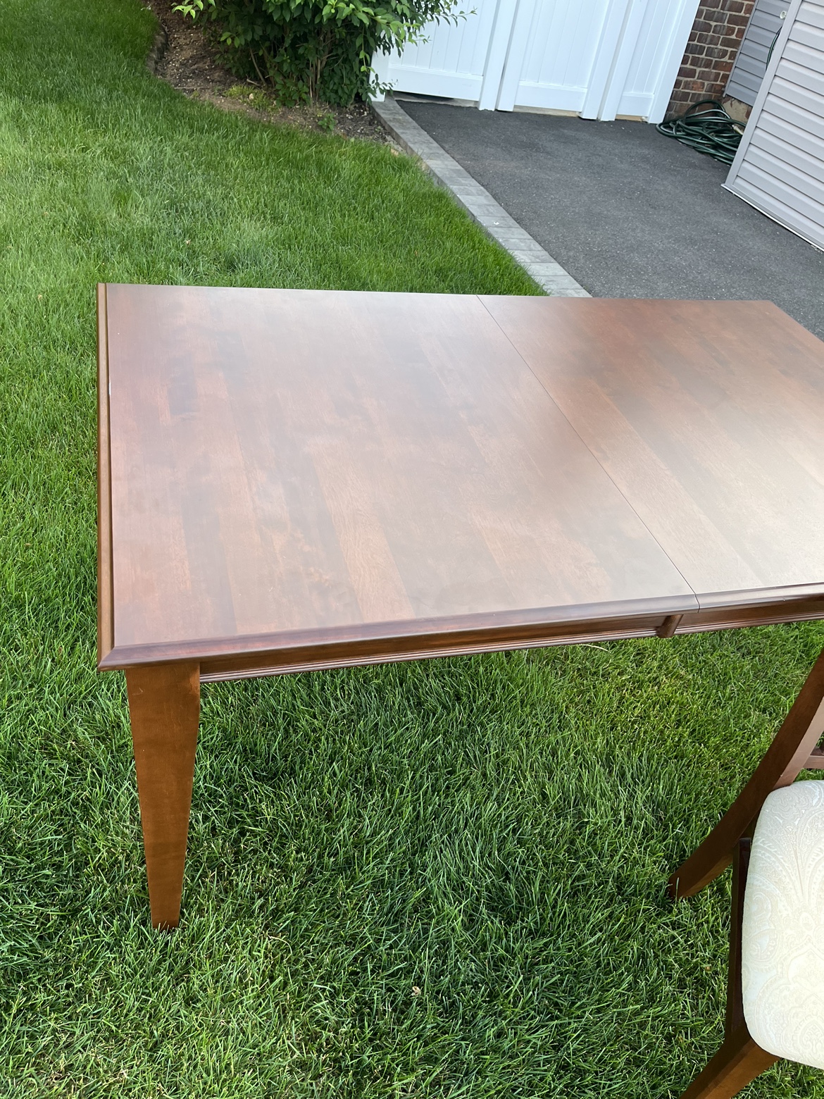 Dining room table - photo 3