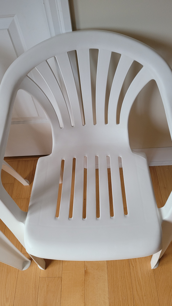 ⚽️ Plastic Chairs, 2ea - photo 4