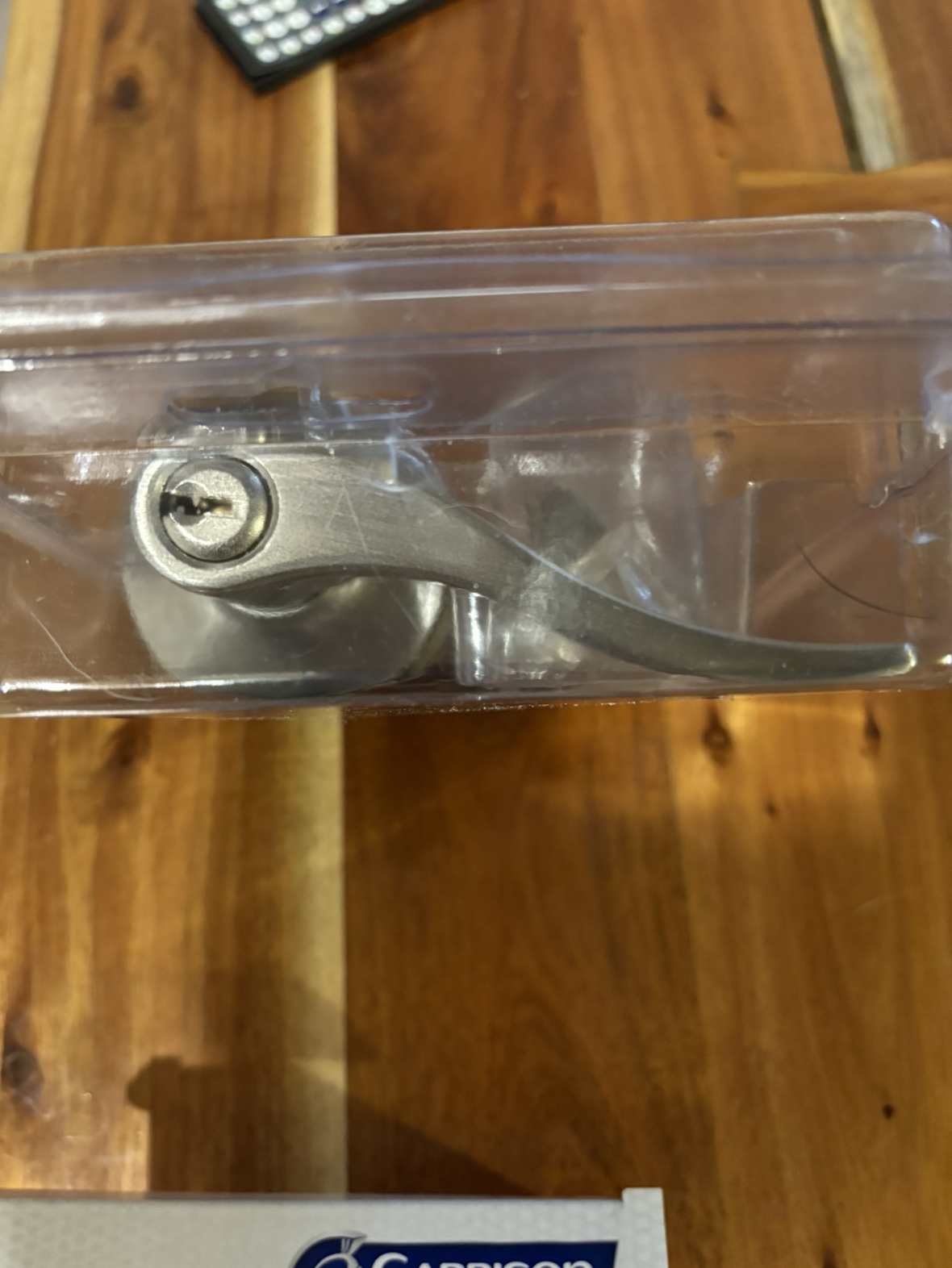 Door handle with lock - photo 3