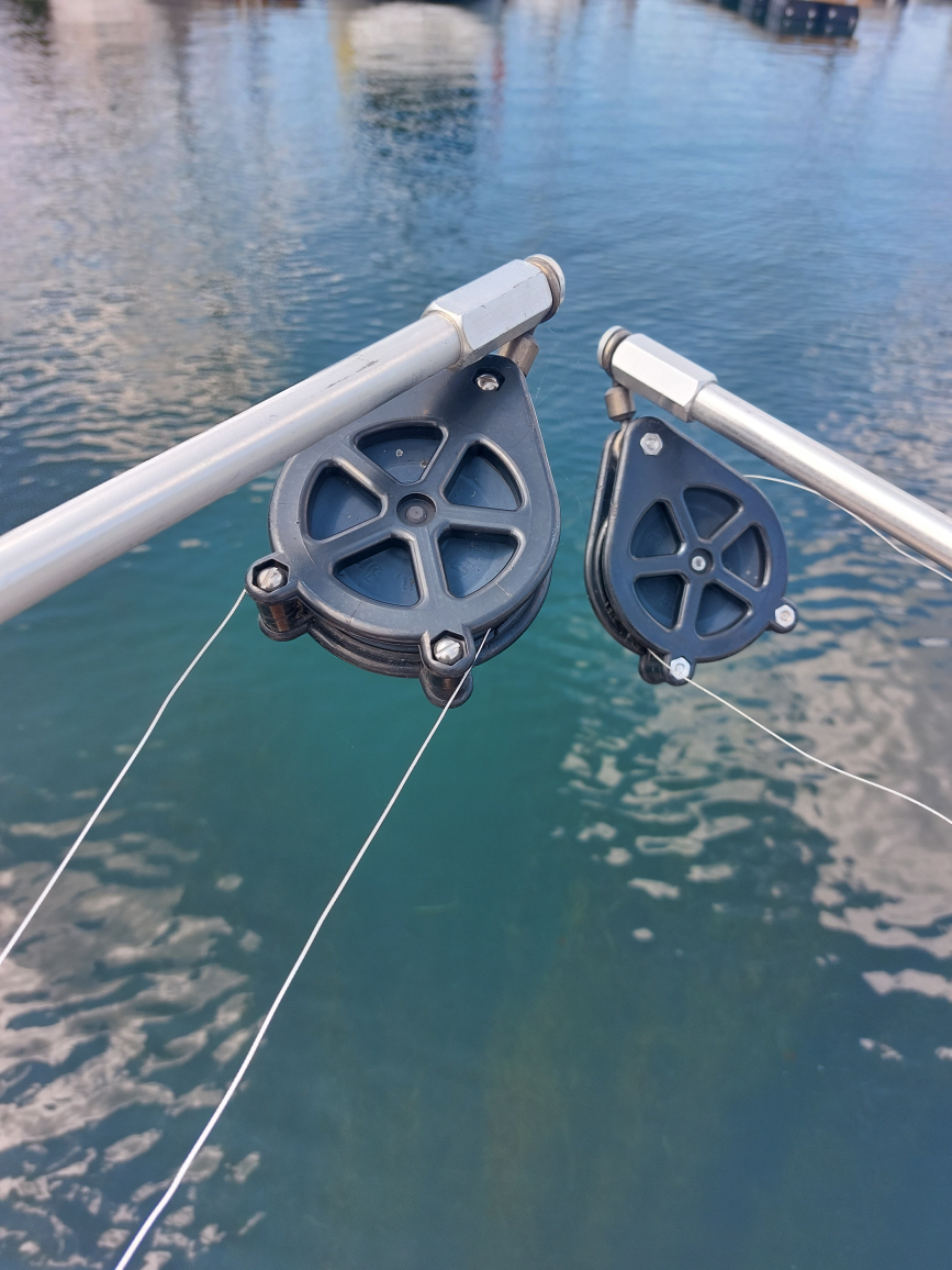 (2) Big Jon Electric Downriggers separate - photo 2