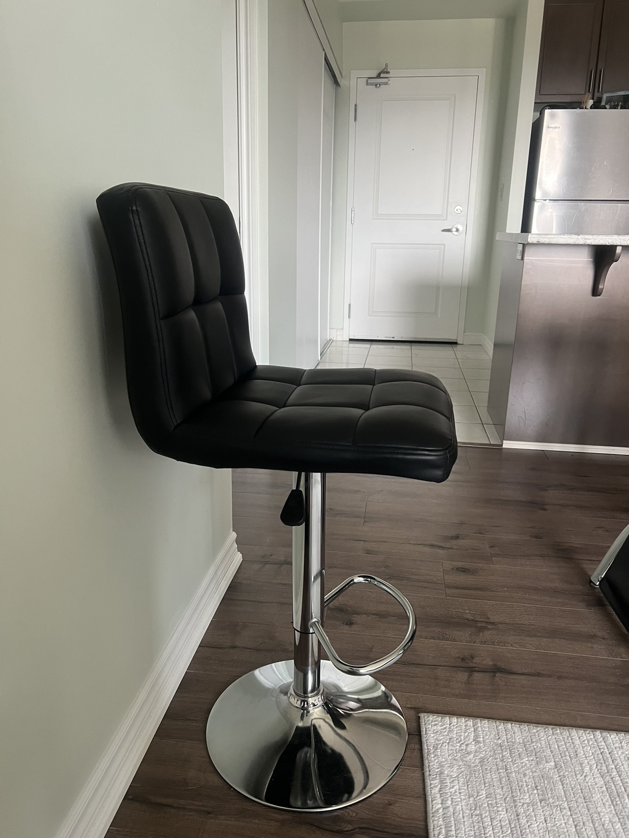 2 Counter bar stools - photo 3