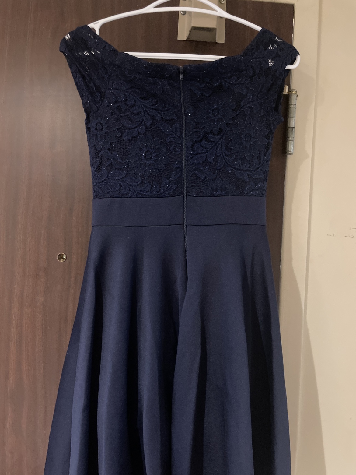 Sparkly blue dress image indicator(4)