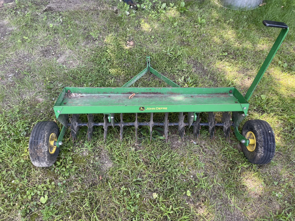 John Deere Aerator Lawn Tractor - photo 4