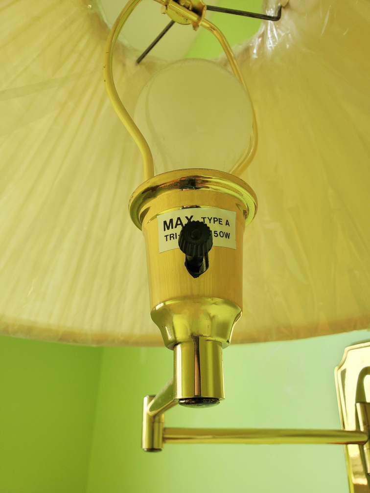 3 Like NEW extendible wall-mounted, plug-in lights image indicator(4)