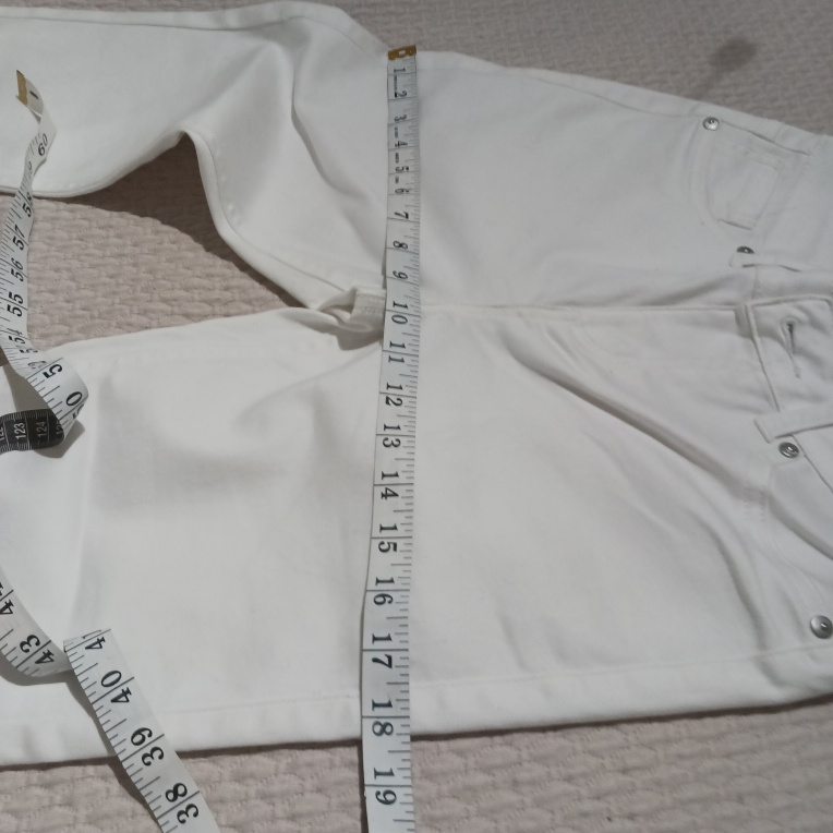 White women's Capri image indicator(3)