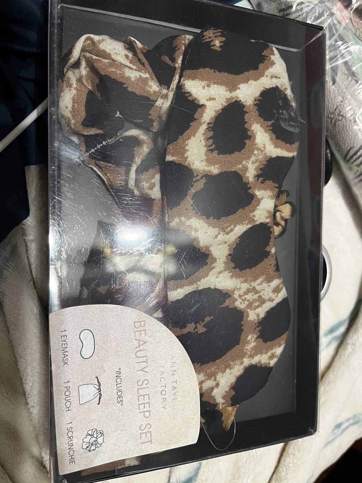 Brand New tagged and in a box Ann Taylor accessory image indicator(3)