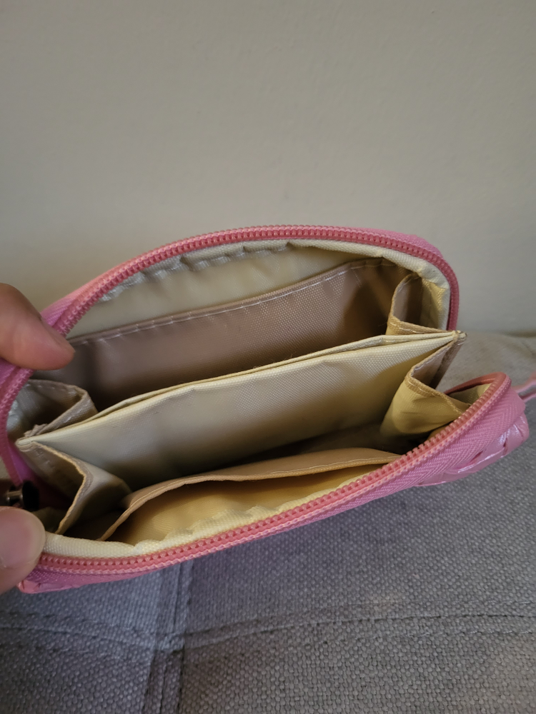 ladies pink wallet image indicator(2)