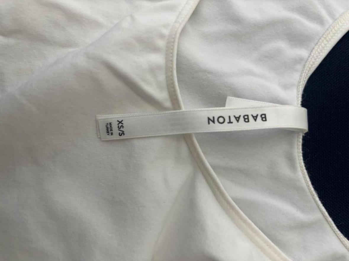 #freecycle 2 Black and White Babaton Tank Tops image indicator(4)