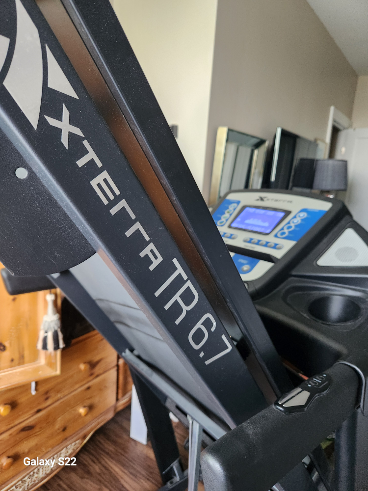 XTERRA 7.6  3.5 HP folding treadmill image indicator(4)