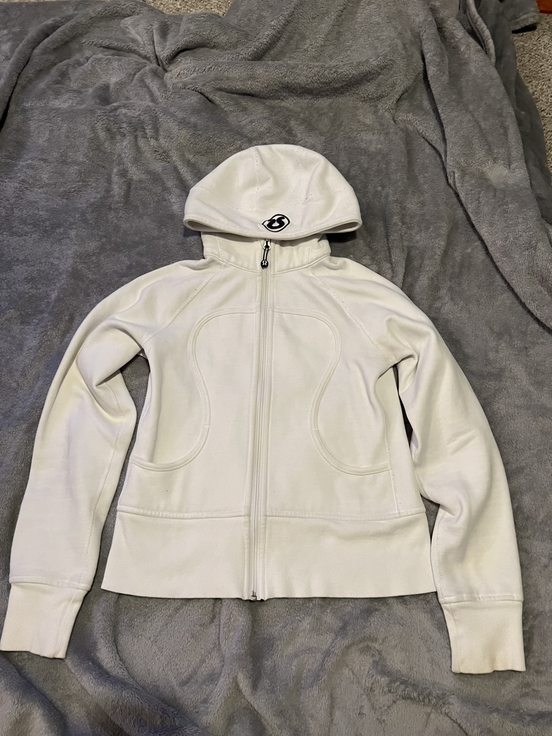 S/M White Lululemon Scuba Hoodie