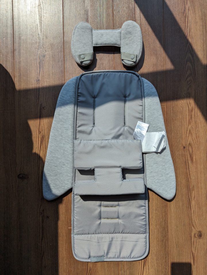 UppaBaby Snug Seat - Like New - photo 2