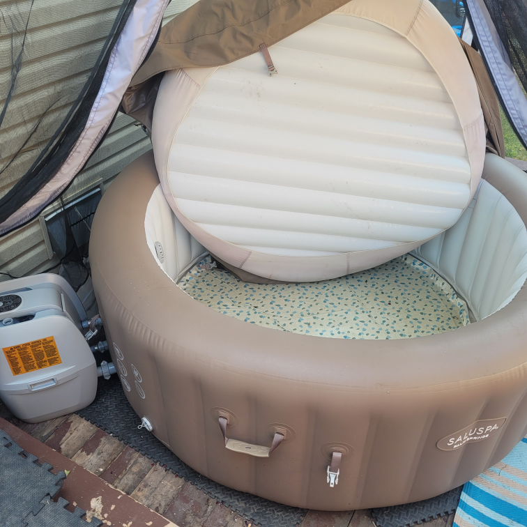 Inflatable Hottub - photo 2