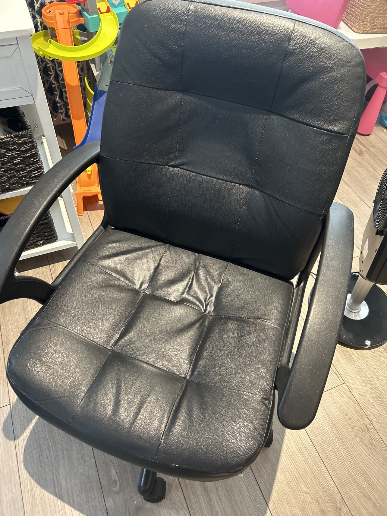 Black office chair