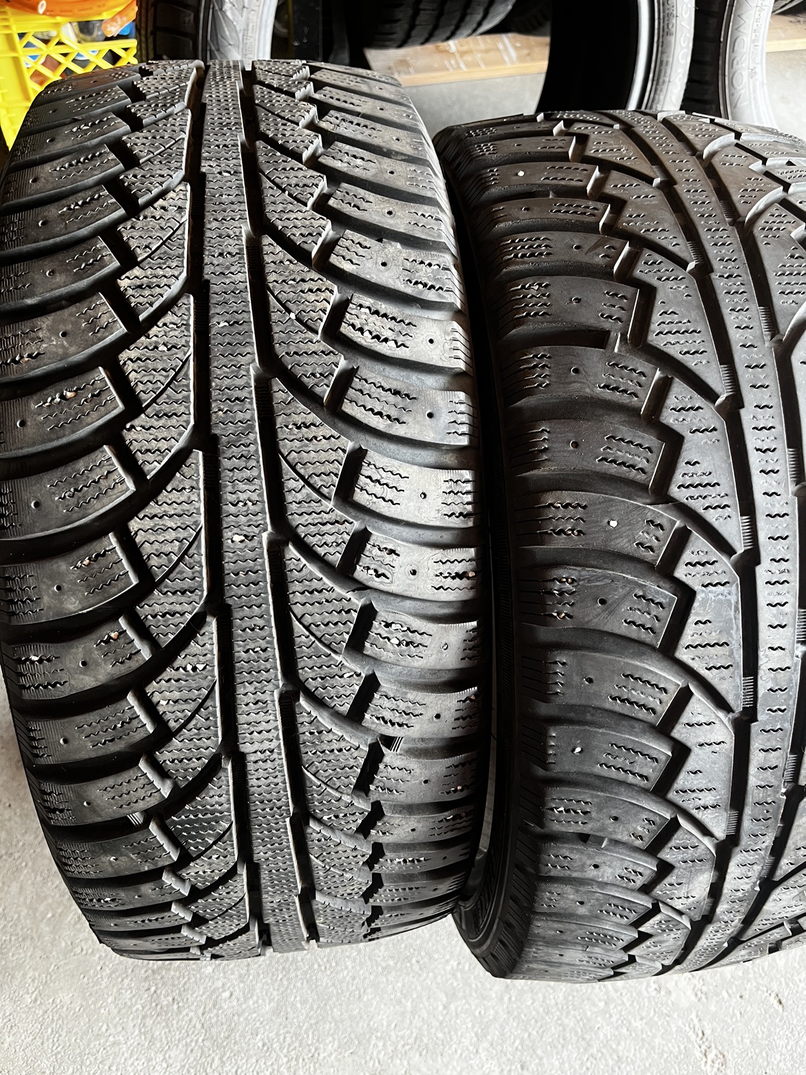 225/40/18 Winter tires-PAIR thumbnail