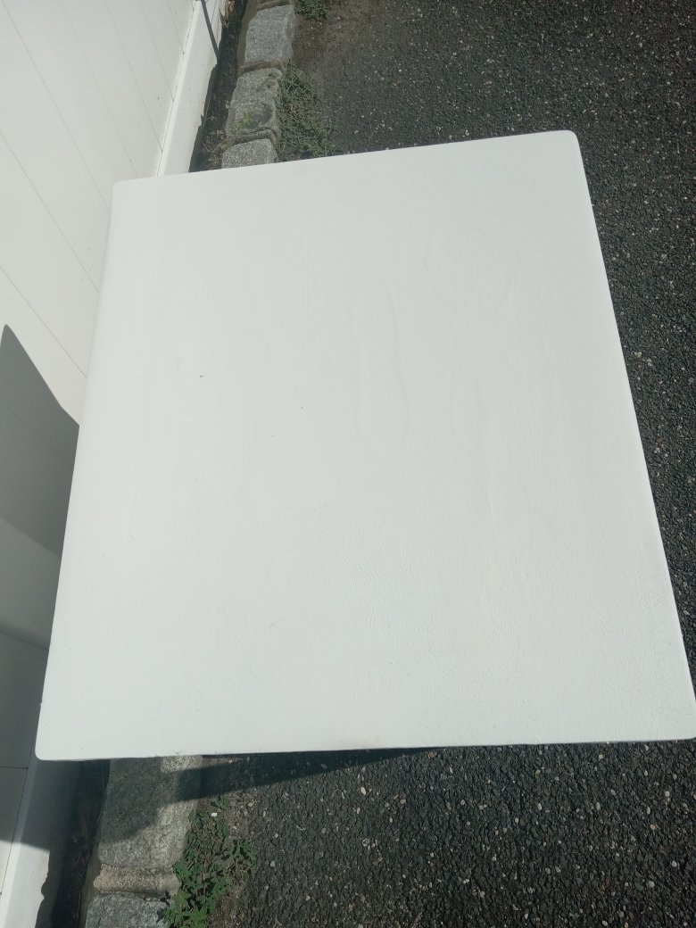 white coffee table - photo 4