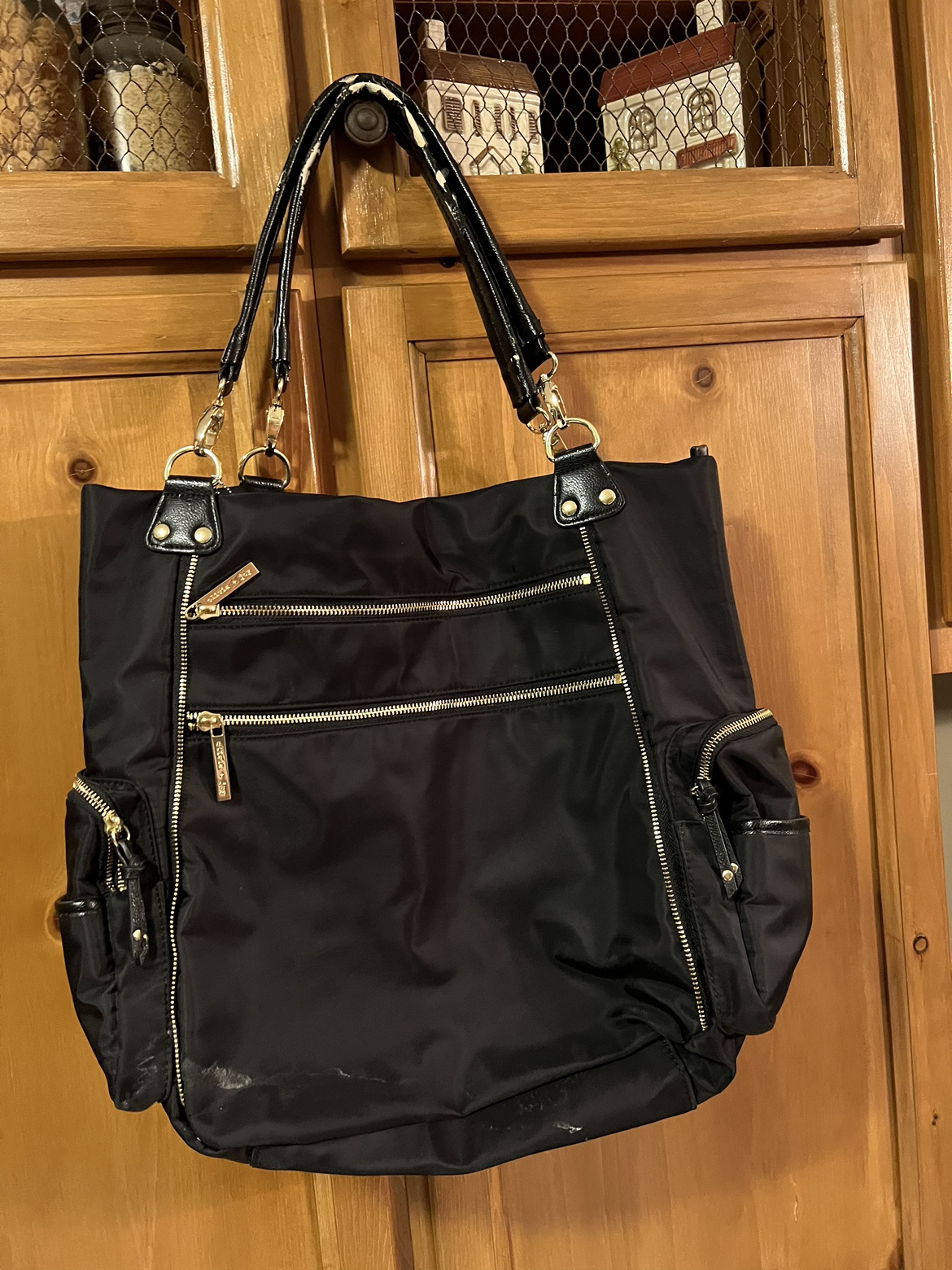 Purses and wallets. image indicator(5)