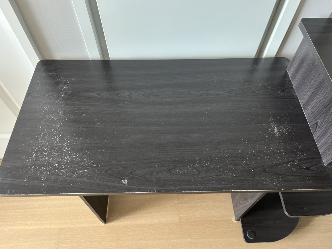Lamisha Computer Desk in good condition - photo 2