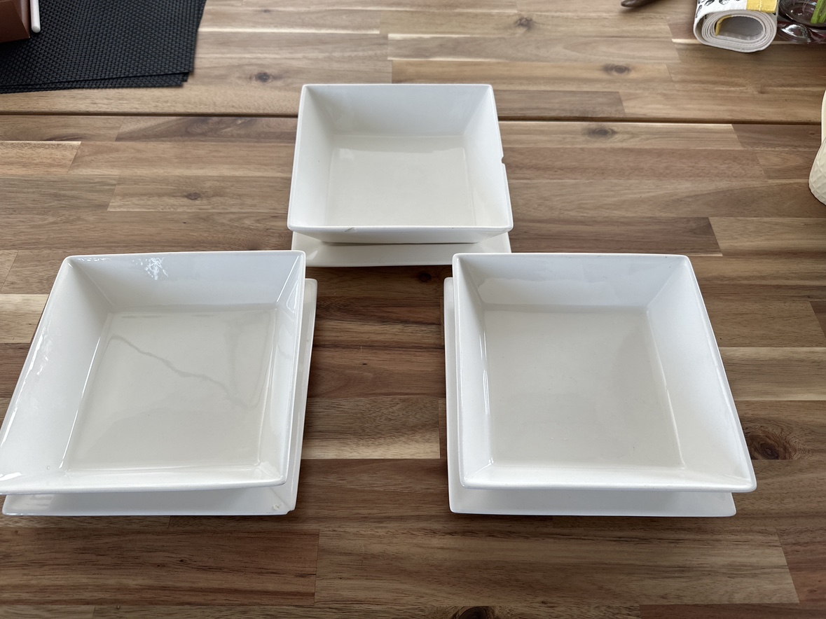 3 plain plates with 3 squared bowls