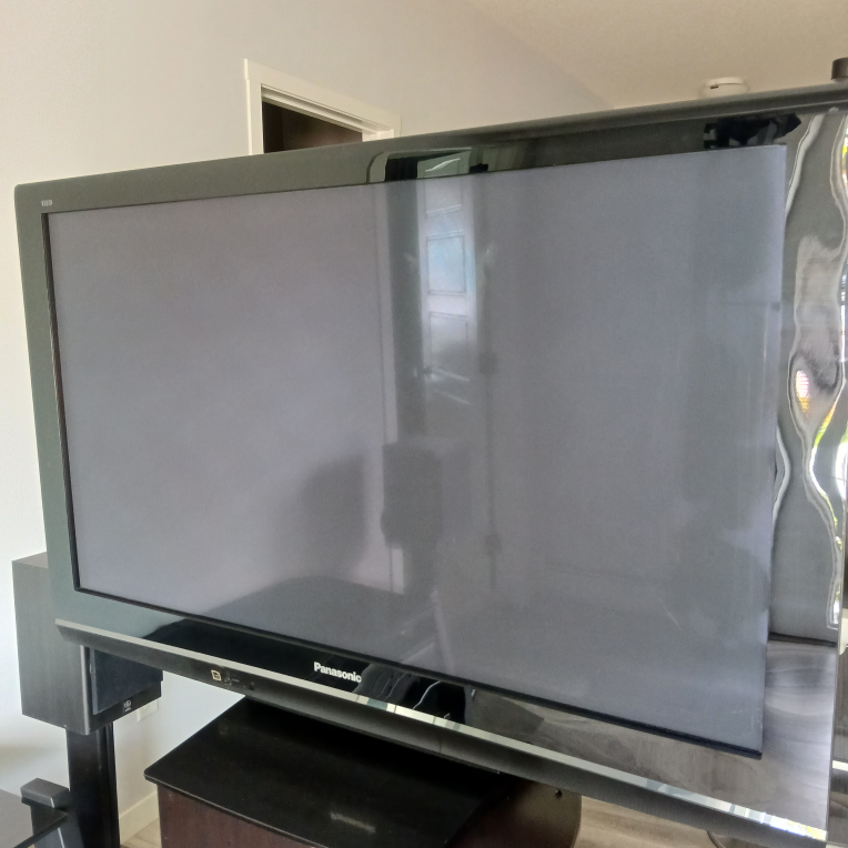 Free non working Panasonic TV thumbnail