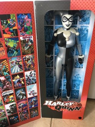 Limited SERIES DC ORIGINALS 18-INCH HARLEY QUINN image indicator(5)