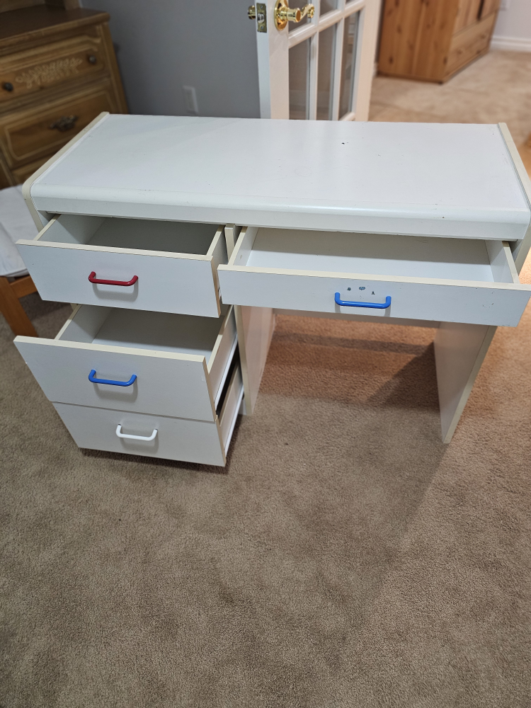 desk with bookshelf - photo 3
