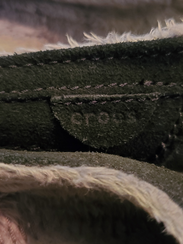 👡  🥿 👠Brand New - Women's Crocs - size 8.5 suade image indicator(8)