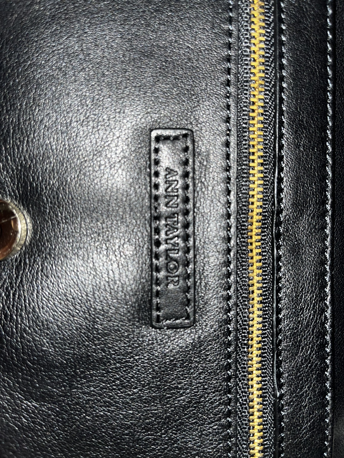 BNWT ANN TAYLOR LEATHER FOLD CLUTCH image indicator(4)