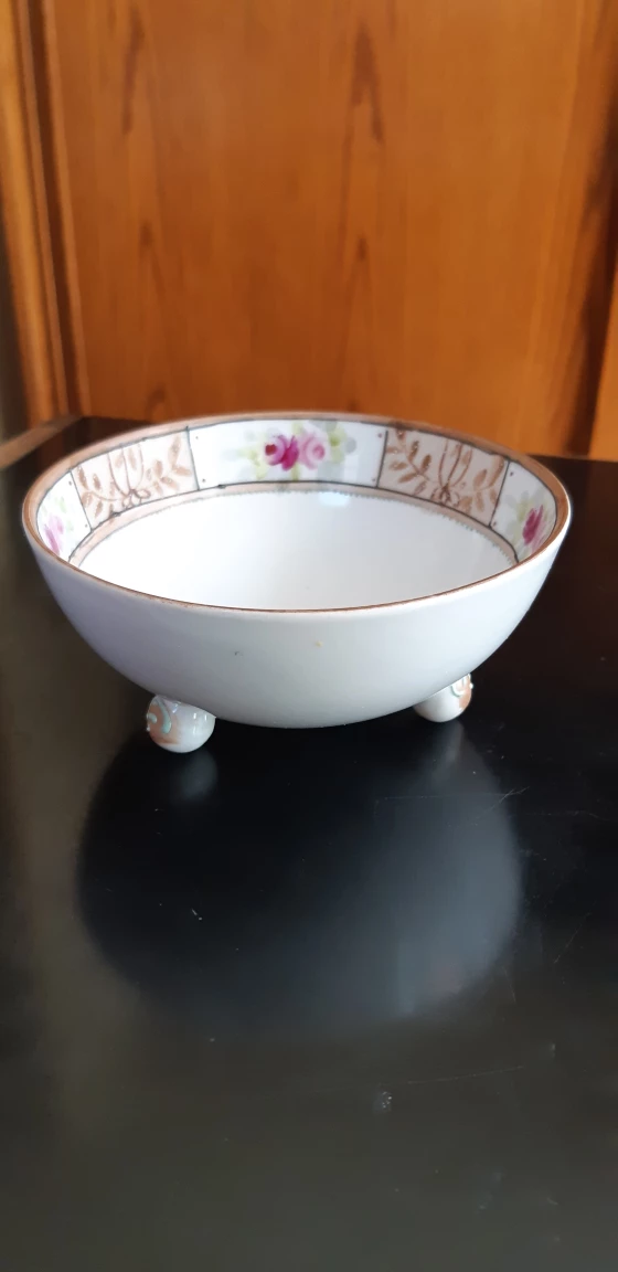 Antique bowl thumbnail