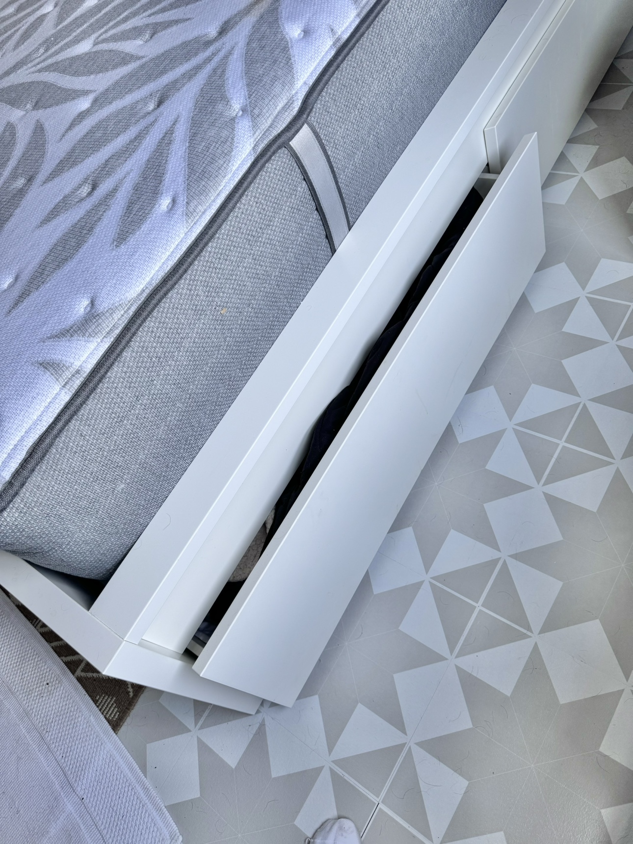 Full Size ,Excellent Condition, IKEA Malm Bed - photo 3