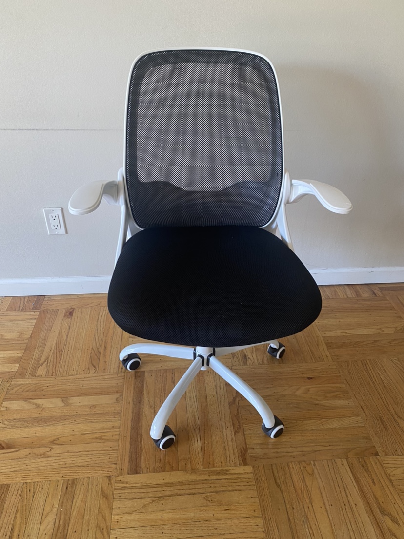 Excellent condition white Office chair - Move out sale - photo 4
