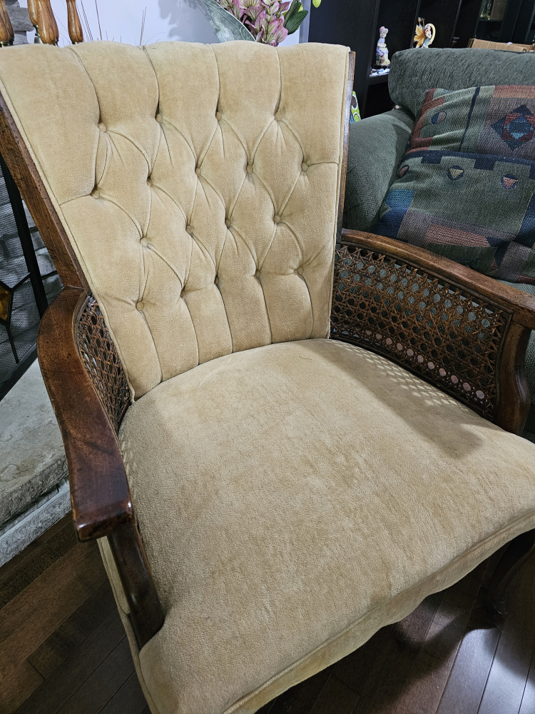 Pair of Upholstered Armchairs - photo 4