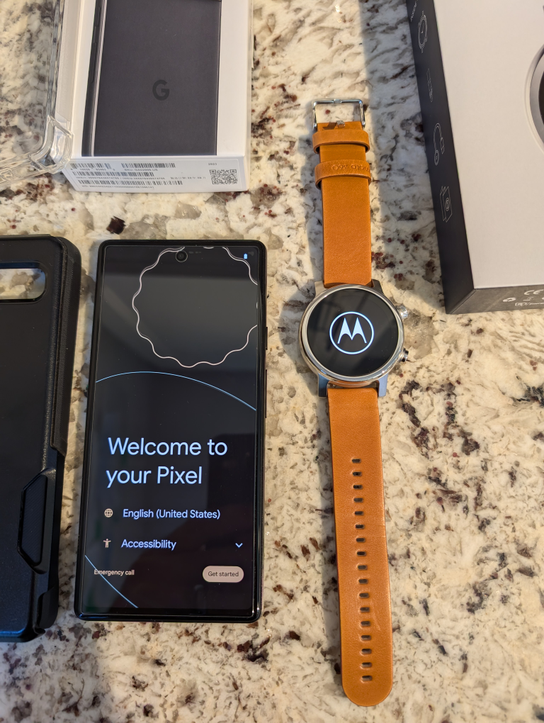 Google Pixel 6A 128GB with Motorola Watch 150 - photo 3