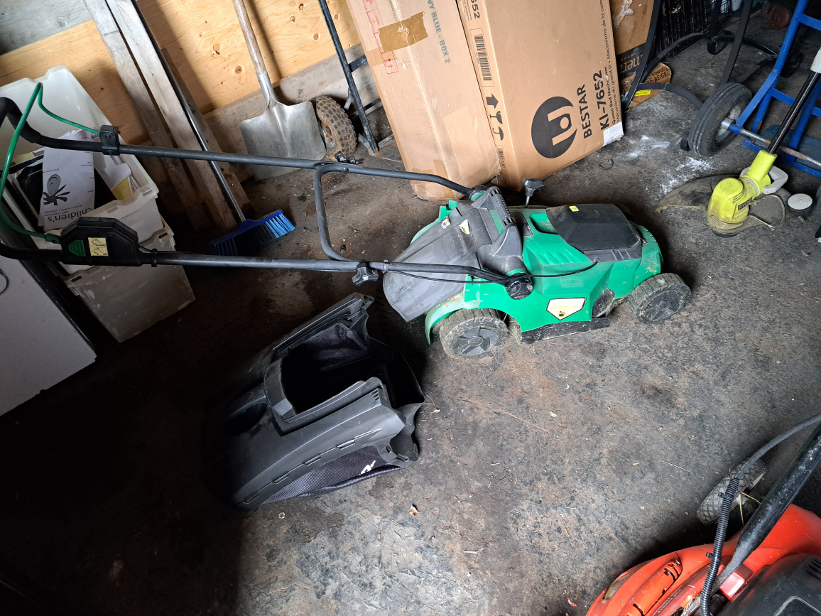 battery lawnmowers