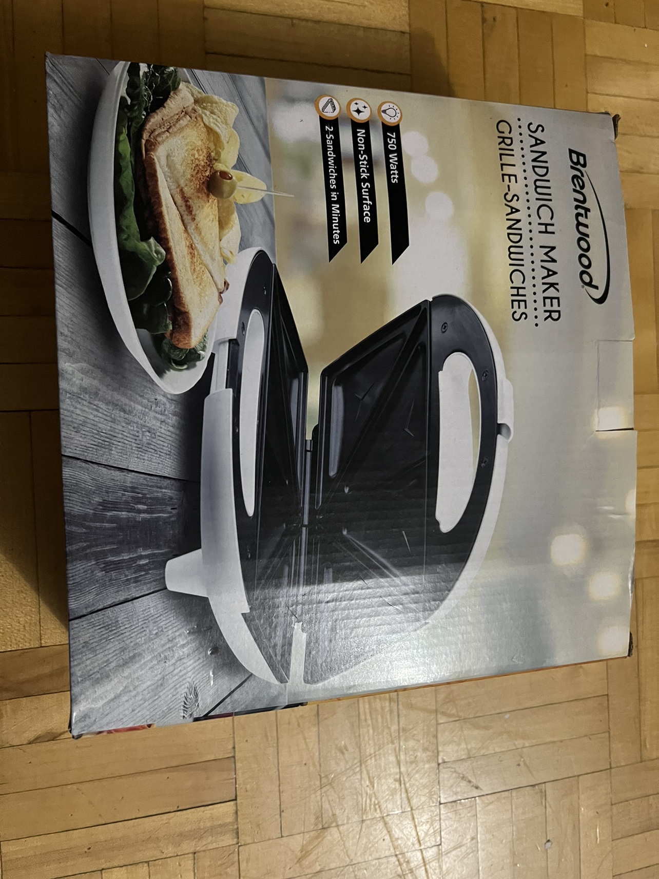 Electric toast maker