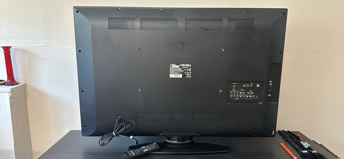 42” Sharp TV - photo 2