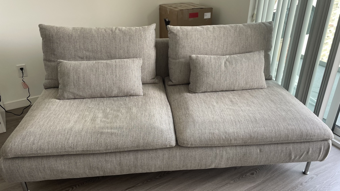 Comfy Sofa ** Oportunitty**