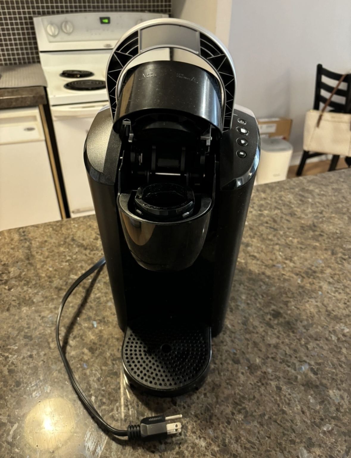 Keurig machine -k-cup, hot beverage machine - photo 2