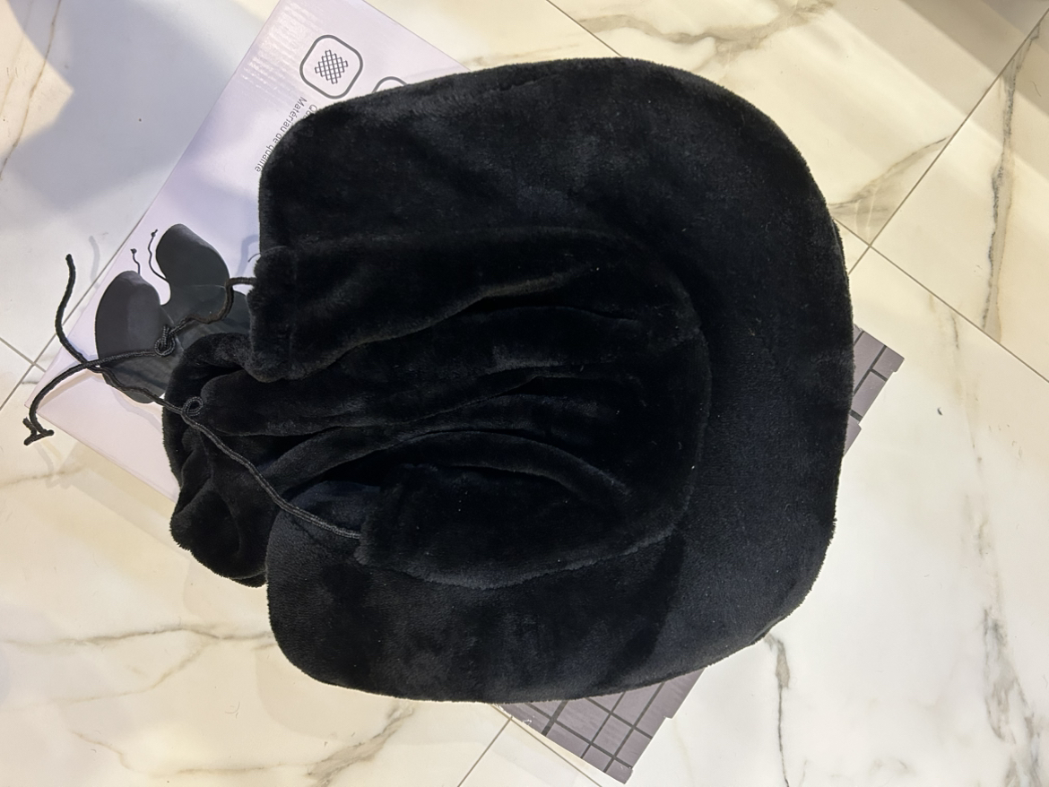 Hooded travel pillow - new - photo 4