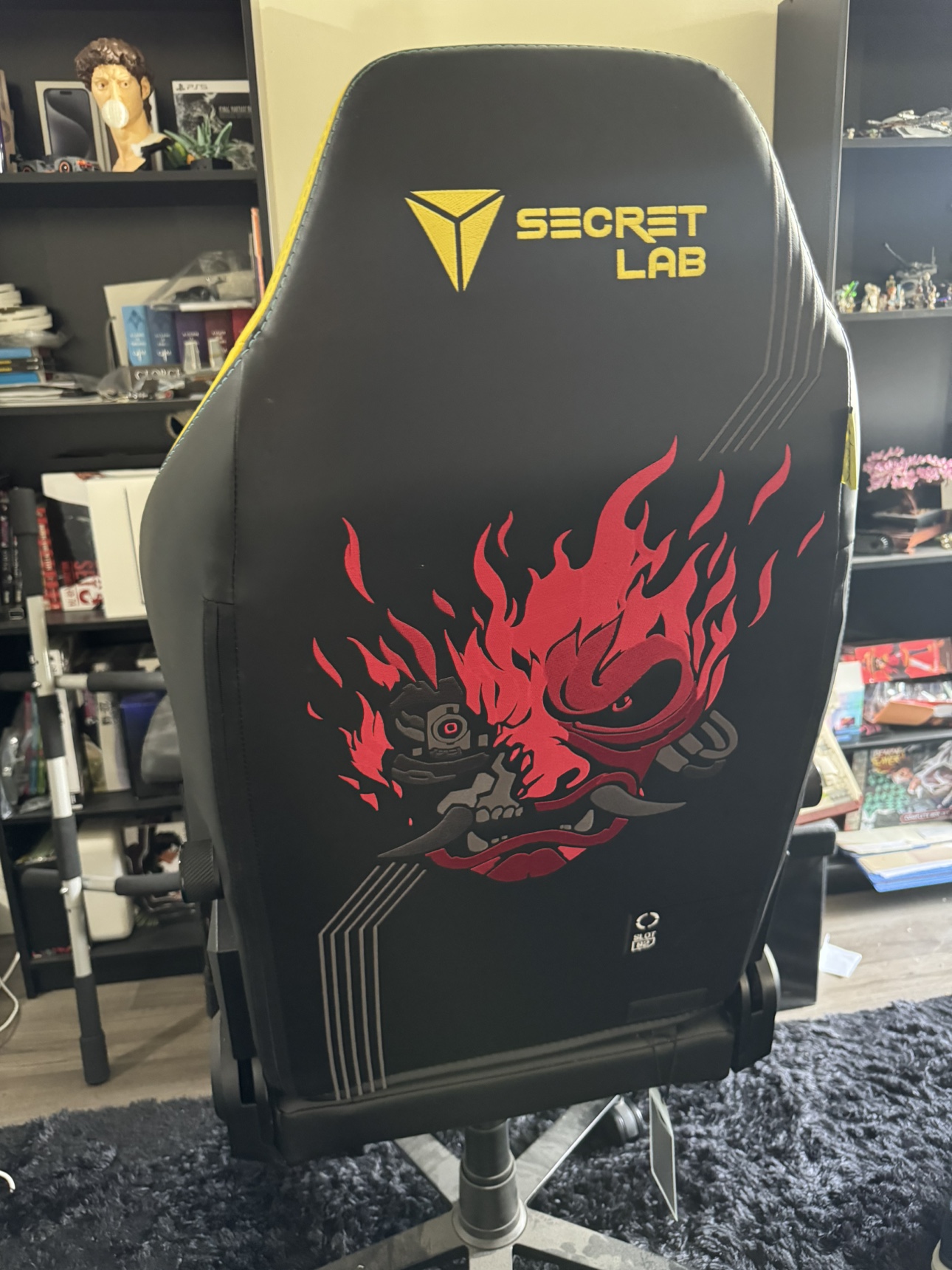 Secretlab chair cyberpunk edition - photo 2