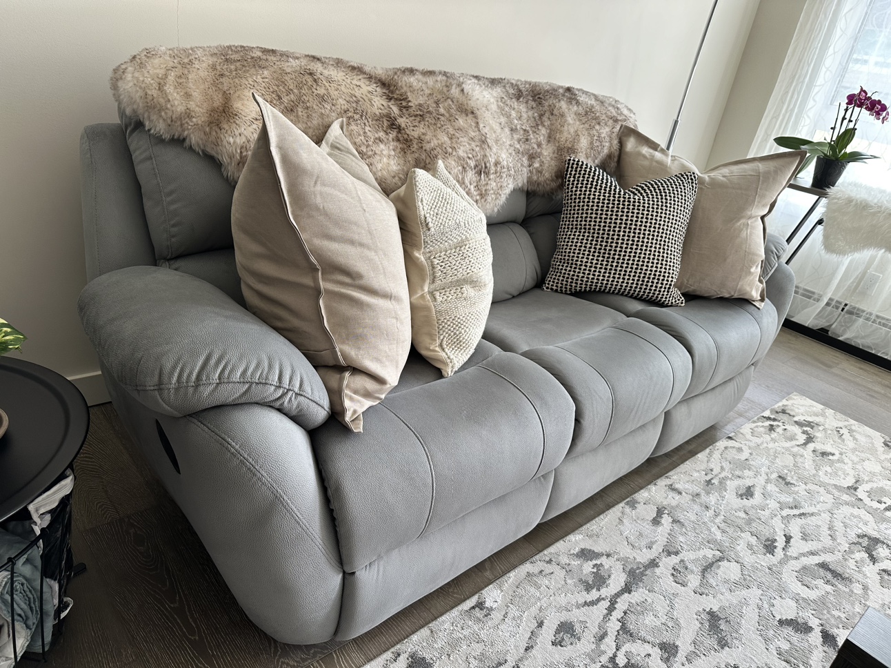 3 sitter Recliner couch