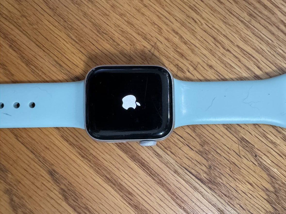 Apple Watch Series 5 (GPS) - photo 2