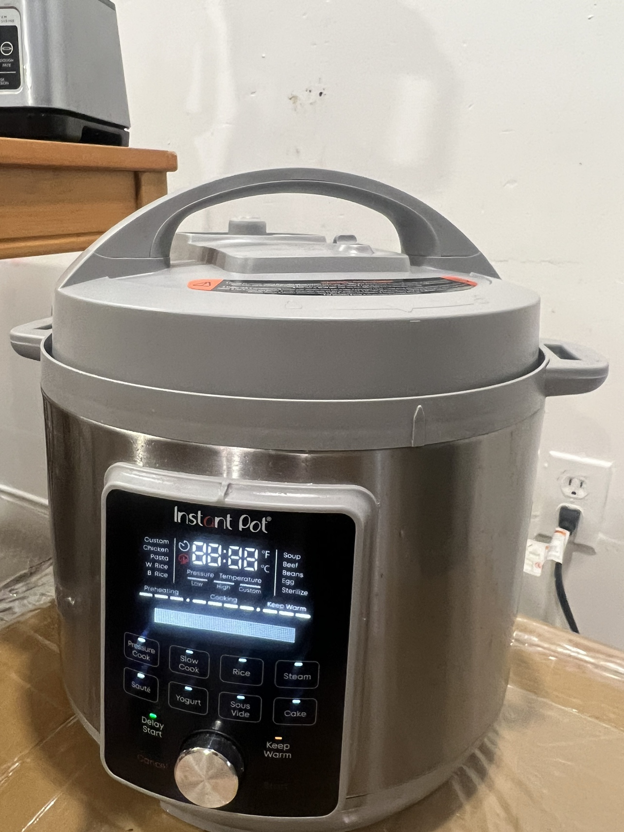 Instant pot all in one / Moving sale thumbnail
