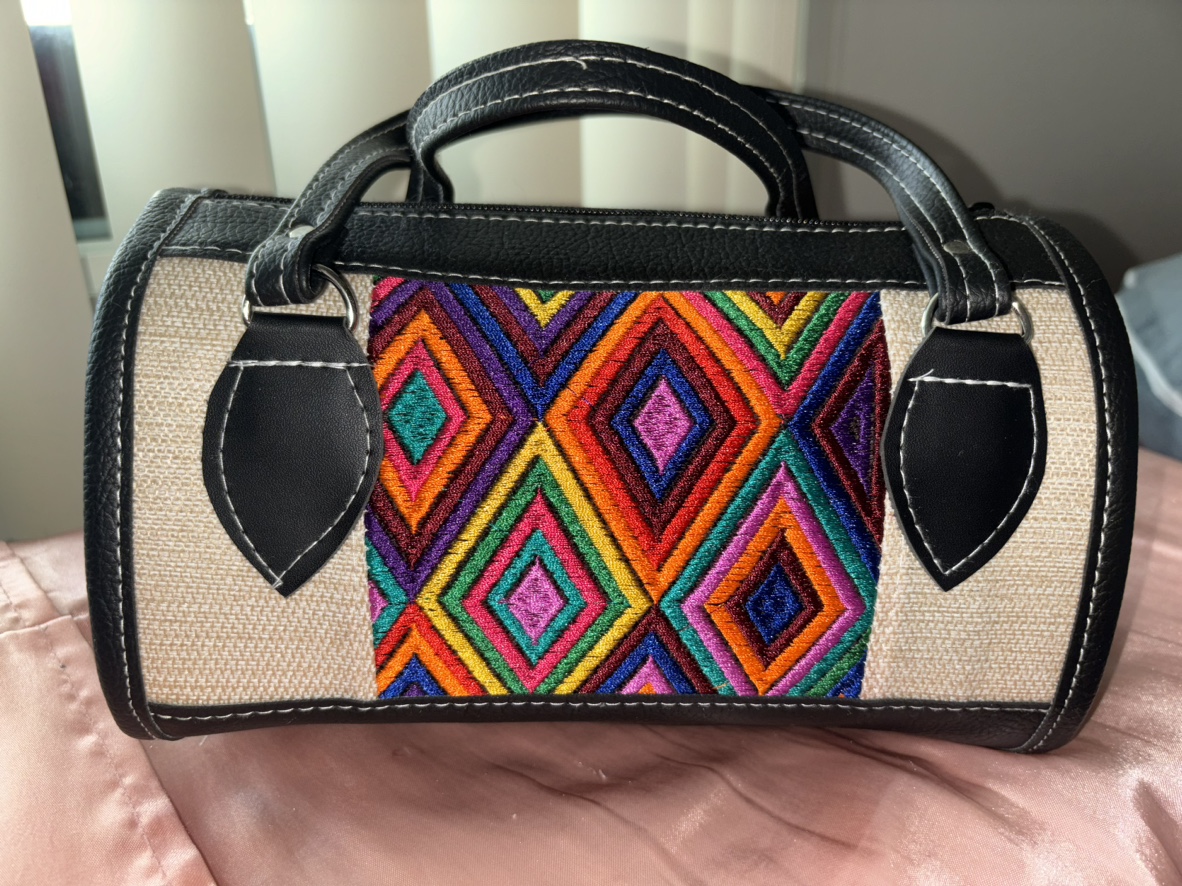Purse imported from Guatemala thumbnail